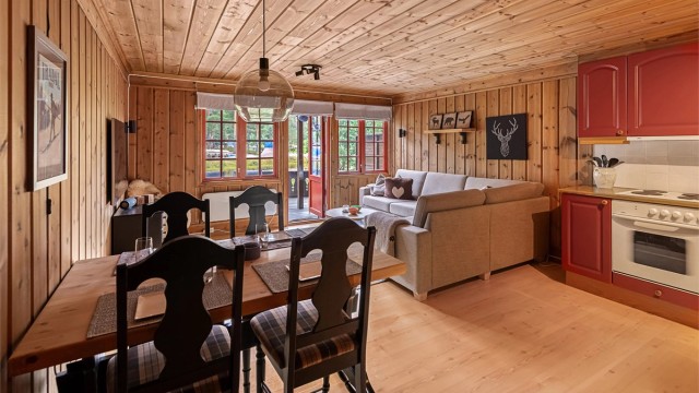 God plass til spisebord for felles måltider.
