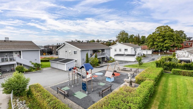 På borettslagets område er det fredelig og barnevennlig.