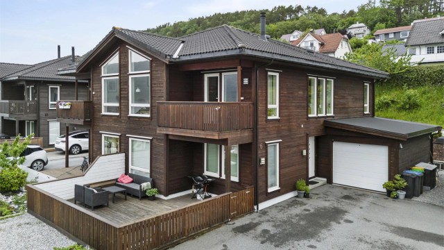 Velkommen til Nellymarka 6, boligen presenteres av Eiendomsmegler Geir Kristian Ødegård hos Krogsveen