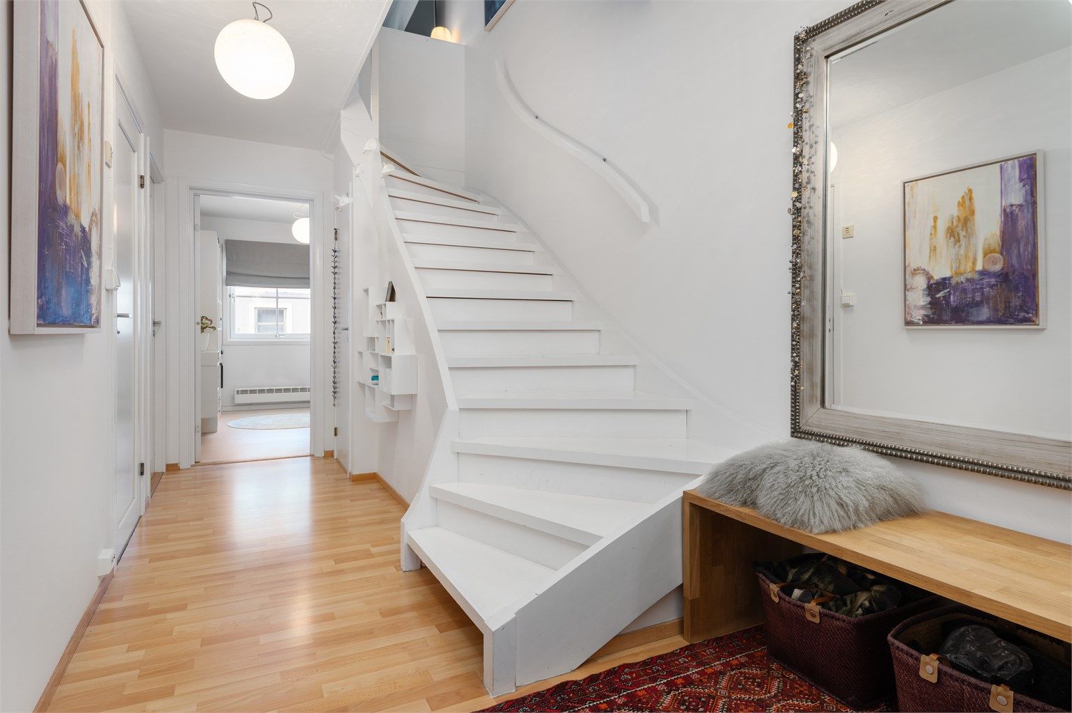 Etasjen har tre soverom som alle har god størrelse. 