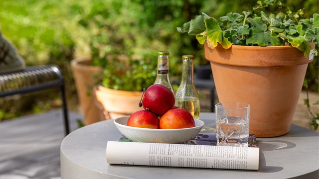 Terrassen byr på sol fra tidlig ettermiddag til sen kveld