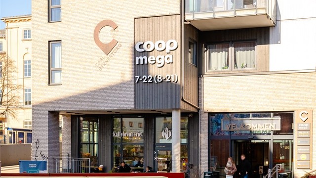 Gåavstand til Carl Berner Torg med blant annet Coop Mega (inkl. ferskvaredisk), Mestergrønn, Kaffebrenneriet og Apotek.