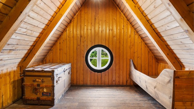 Uinnredet loft med god takhøyde
