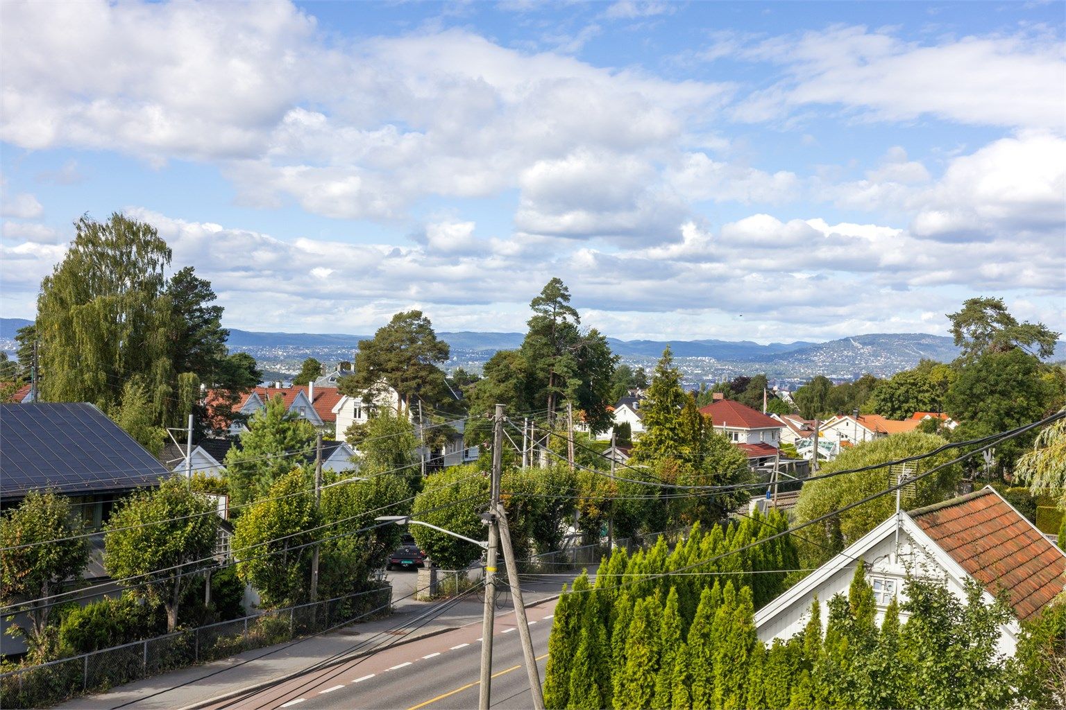 Fantastisk utsikt mot Holmenkollen fra balkongen.
Foto: EFKT