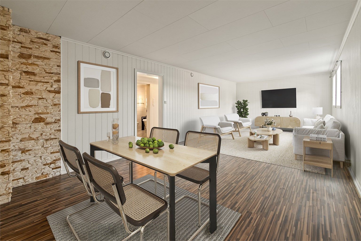 Underetasjen/kjeller er innredet med egen hybelleilighet bestående av blant annet kjøkken, bad, stor stue og soverom. Hybelen er i dag utleie for kr. 11.500,- pr. mnd. (digitalt stylet).