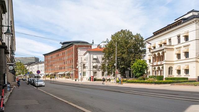 Her bor du mellom Slottsparken, Aker Brygge og det pulserende livet på Solli plass.