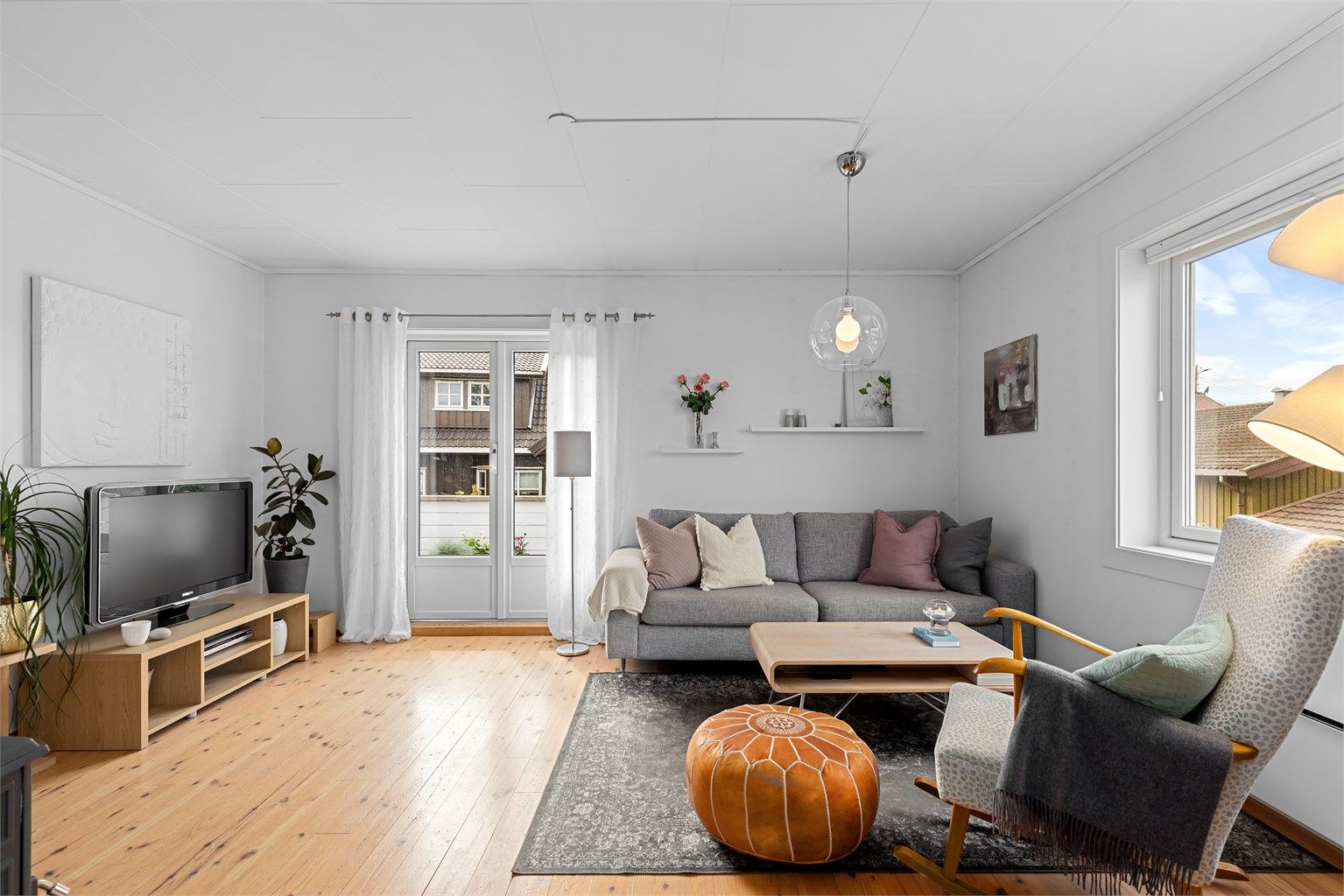 Christoffer Vindum v/Krogsveen avd. Grefsen presenterer en herlig 3-roms i et sjarmerende borettslag! 