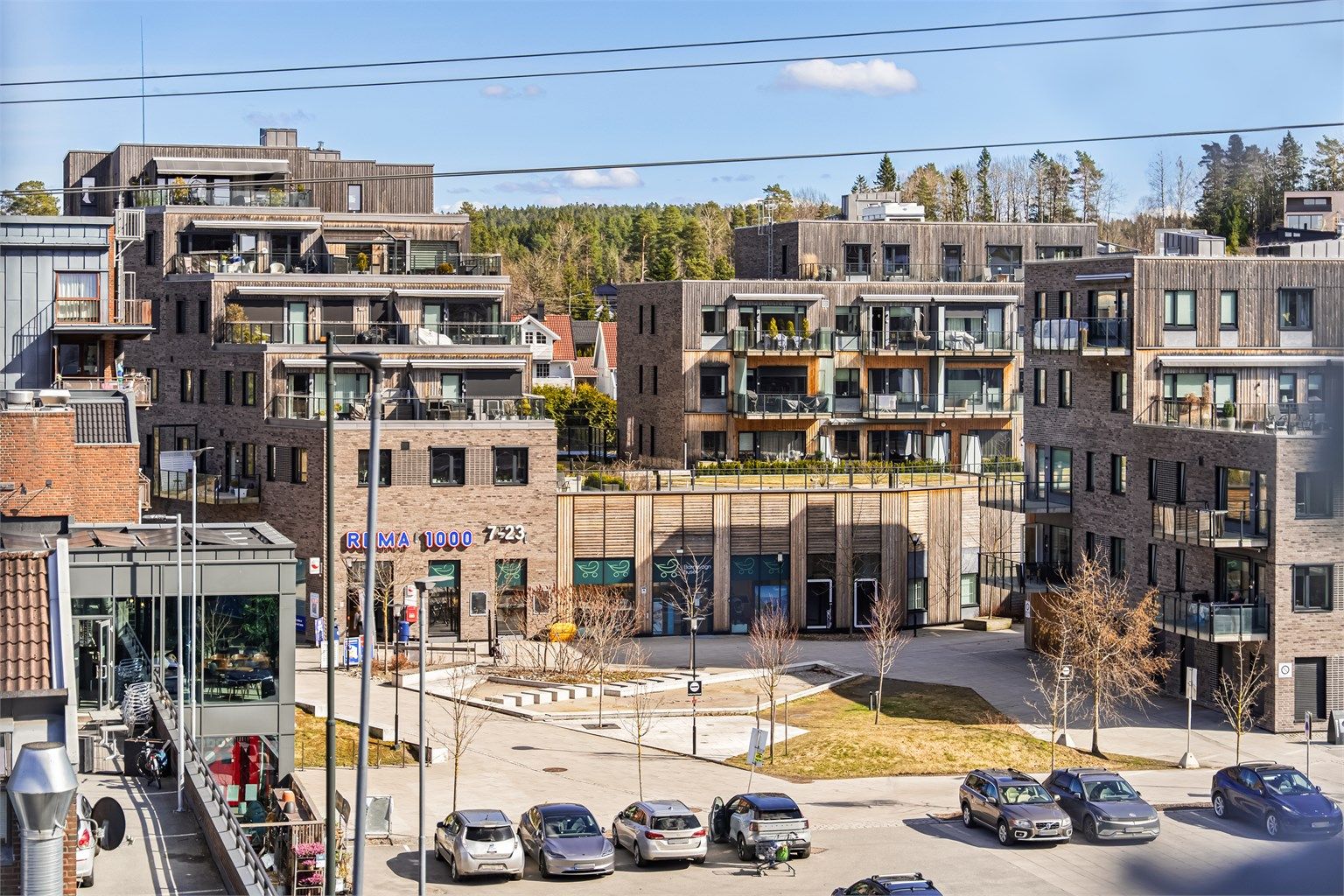 Nærområde - Greverud Torg med matbutikker, restauranter og servicetilbud  