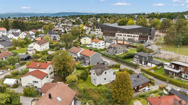 Her bor du sentralt med umiddelbar nærhet til Munkerud skole, og kort vei til alle fasiliteter.
Foto: Løvås Foto