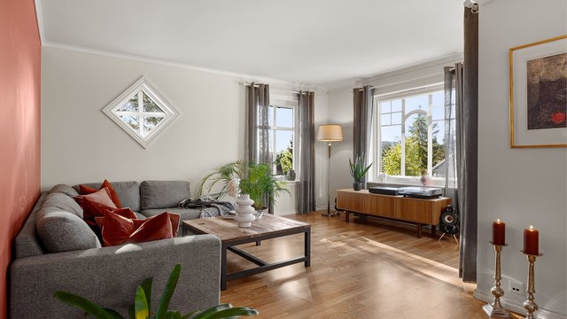 God plass til sofagruppe i stuen