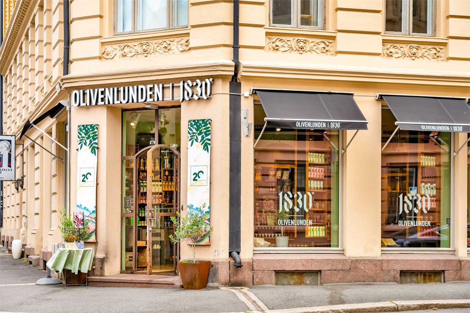 Gode shoppingmuligheter like utenfor døren. 