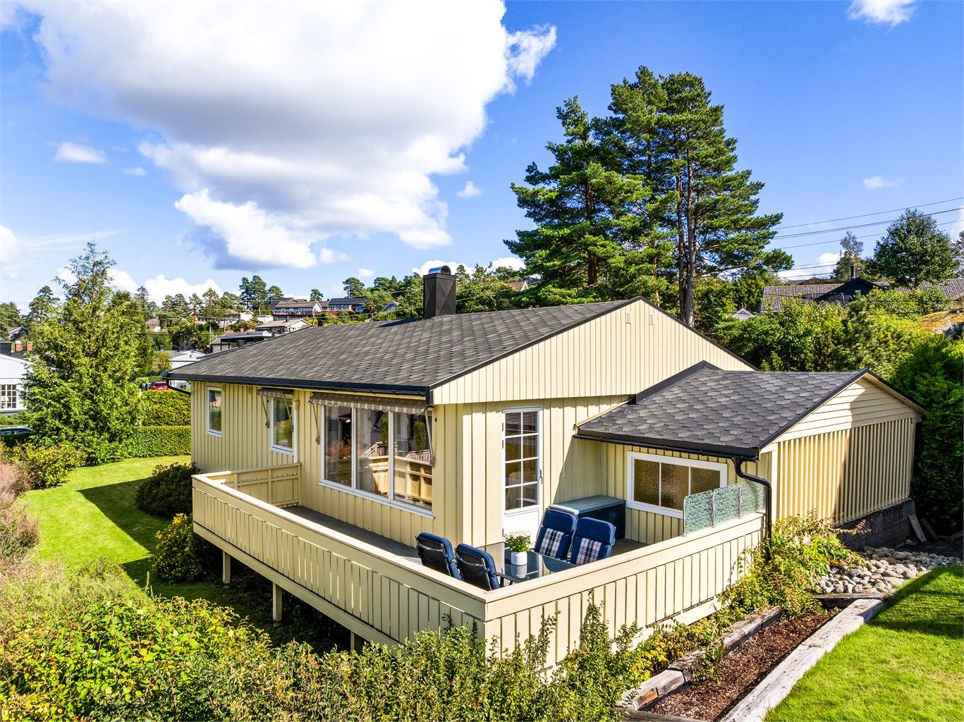 Eneboligen ble oppført i 1970 og er i dag normalt godt vedlikeholdt. Ny takshingel ble lagt i 2020, samtidig ble beslag, renner og nedløp skiftet ut.