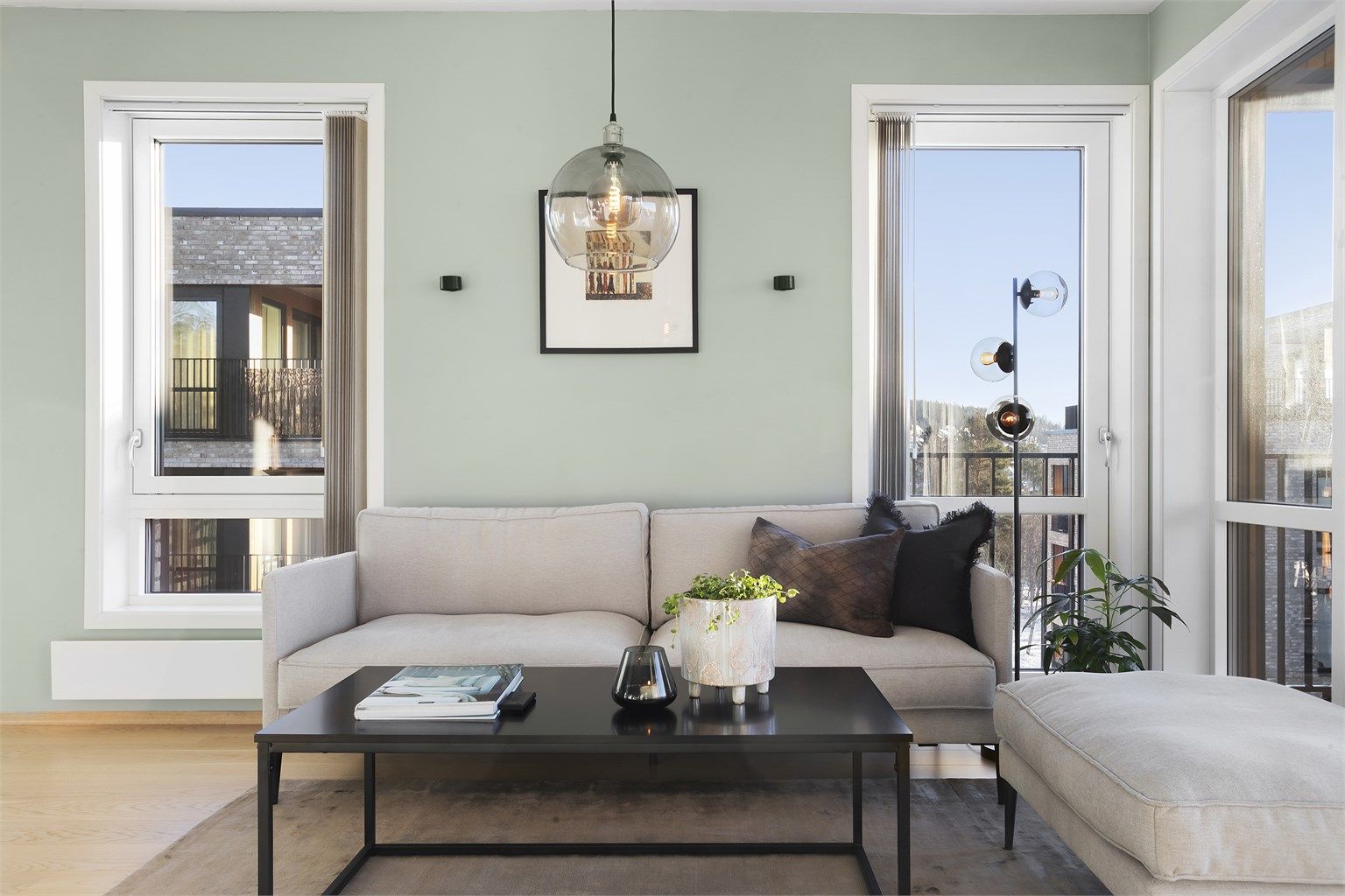 Nyere selveierleilighet med sentral beliggenhet på Langhus.