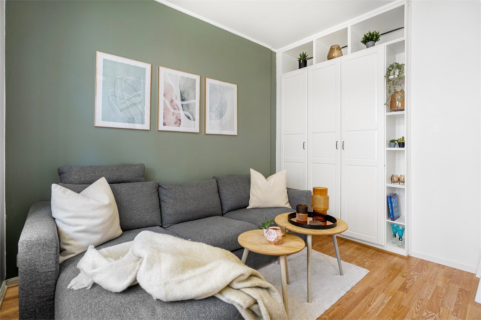 Leiligheten har en praktisk planløsning med smarte løsninger.