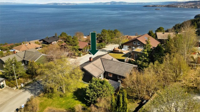 Enebolig med flott utsikt og beliggenhet øverst på Trollahaugen.