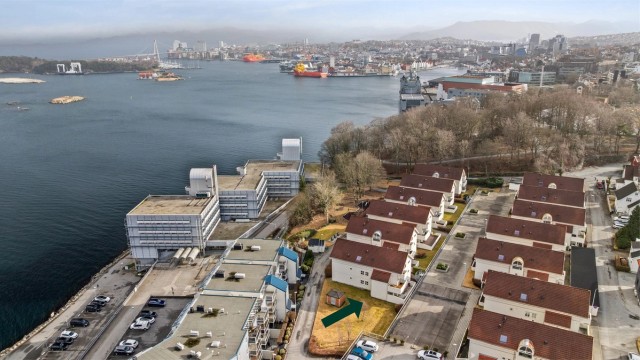 Umiddelbar nærhet til Stavanger sentrum og Bjergstedparken. Her kan man spasere inn til byen blant annet gjennom parken eller ved sjøen.