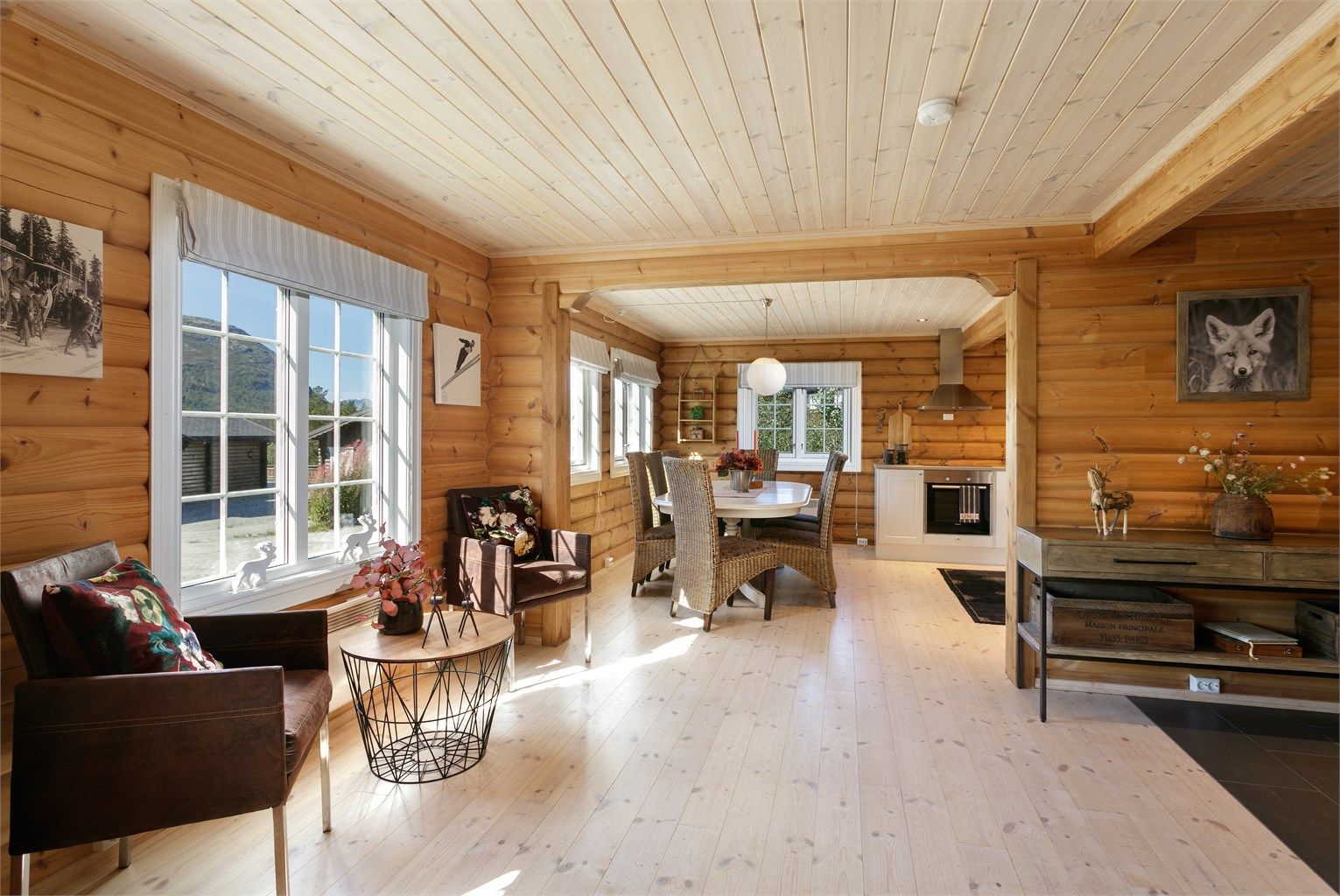 Fra stue mot kjøkken