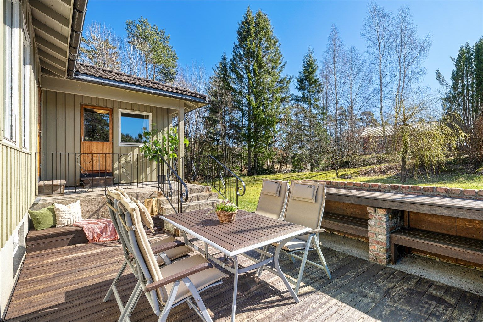 Trivelig uteplass med utekjøkken