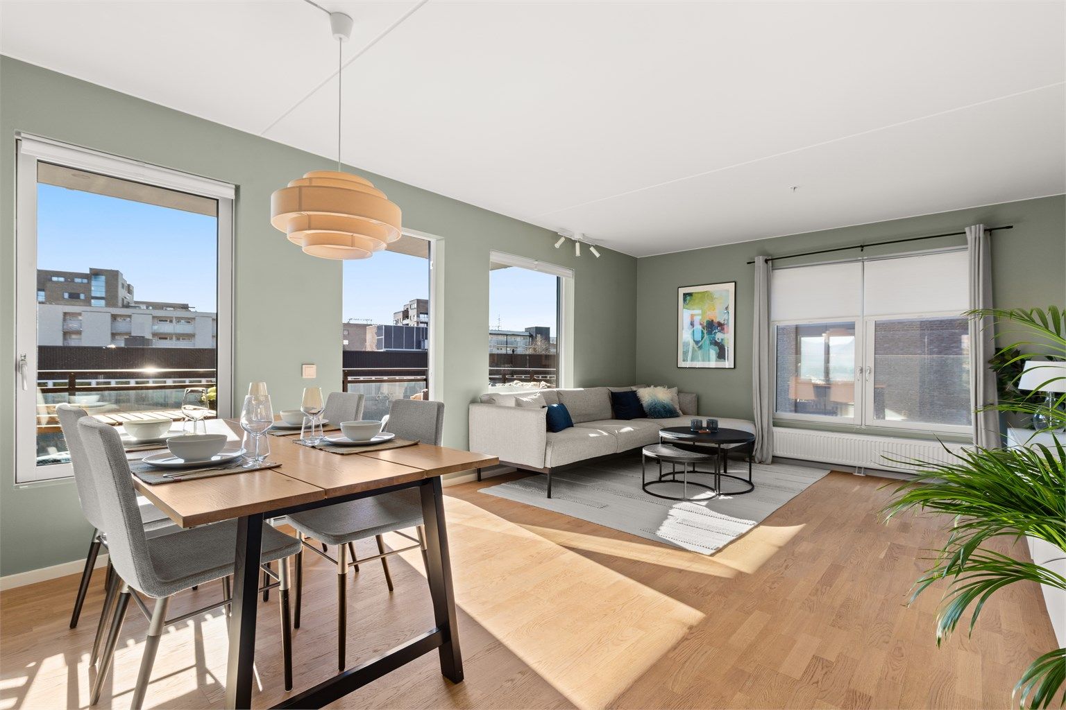 Marcus Blohm v/ Eiendomsmegler Krogsveen har gleden av å presentere denne herlige leiligheten i Spireaveien 4E!