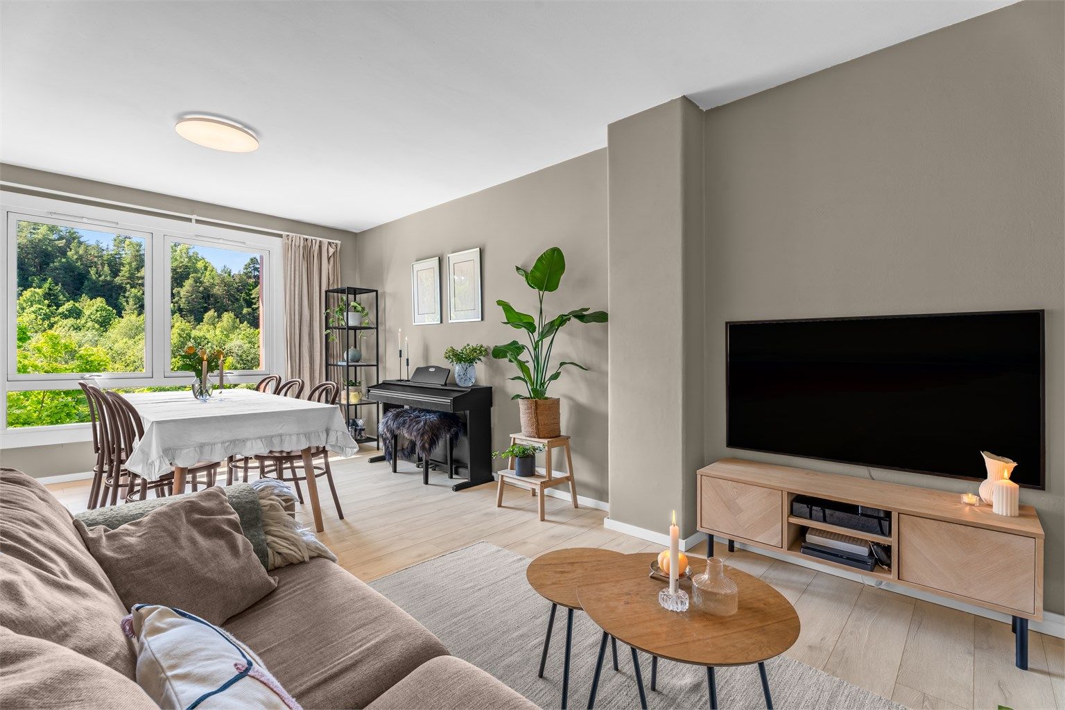 Velkommen til Hauketoveien 5C. Presentert av Marius Iversen v. Eiendomsmegler Krogsveen