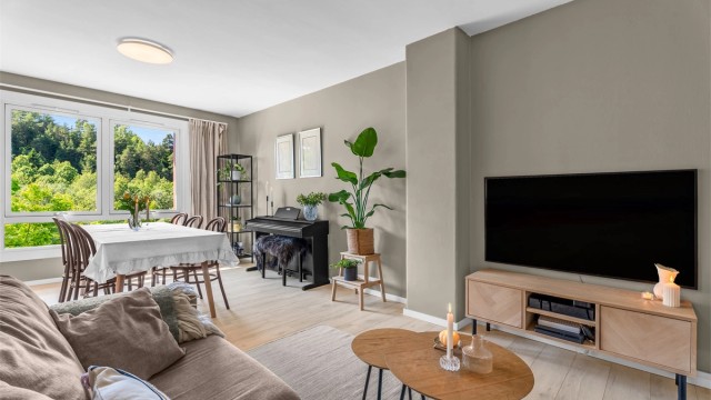 Velkommen til Hauketoveien 5C. Presentert av Marius Iversen v. Eiendomsmegler Krogsveen