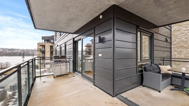 Svært romslig balkong på 17 m².