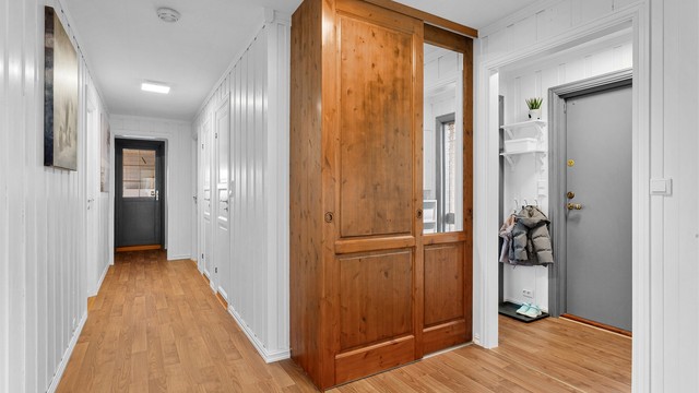 Gang med garderobeskap