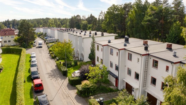 Rekkehusene i Bølerskogen ble opprinnelig oppført av Politiets selvbyggerlag. Byantikvaren trekker frem bebyggelsen som et eksempel på de mindre selvbyggerlagene som bidro til den omfattende boligutbyggingen i Oslo etter krigen.
