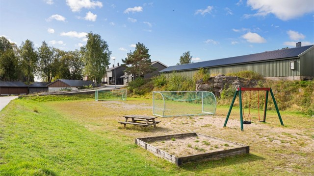 Det er tilrettelagt for mye utendørs aktiviteter og lek i nabolaget.