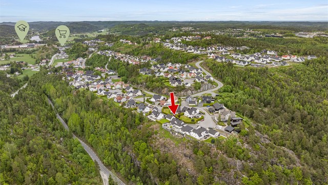 Ovelandsheia er et familievennlig område med nærhet til skoler, barnehager og idrettsanlegg.
