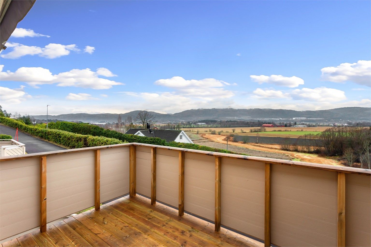 Fin utsikt fra altan på ca. 7 kvm. 