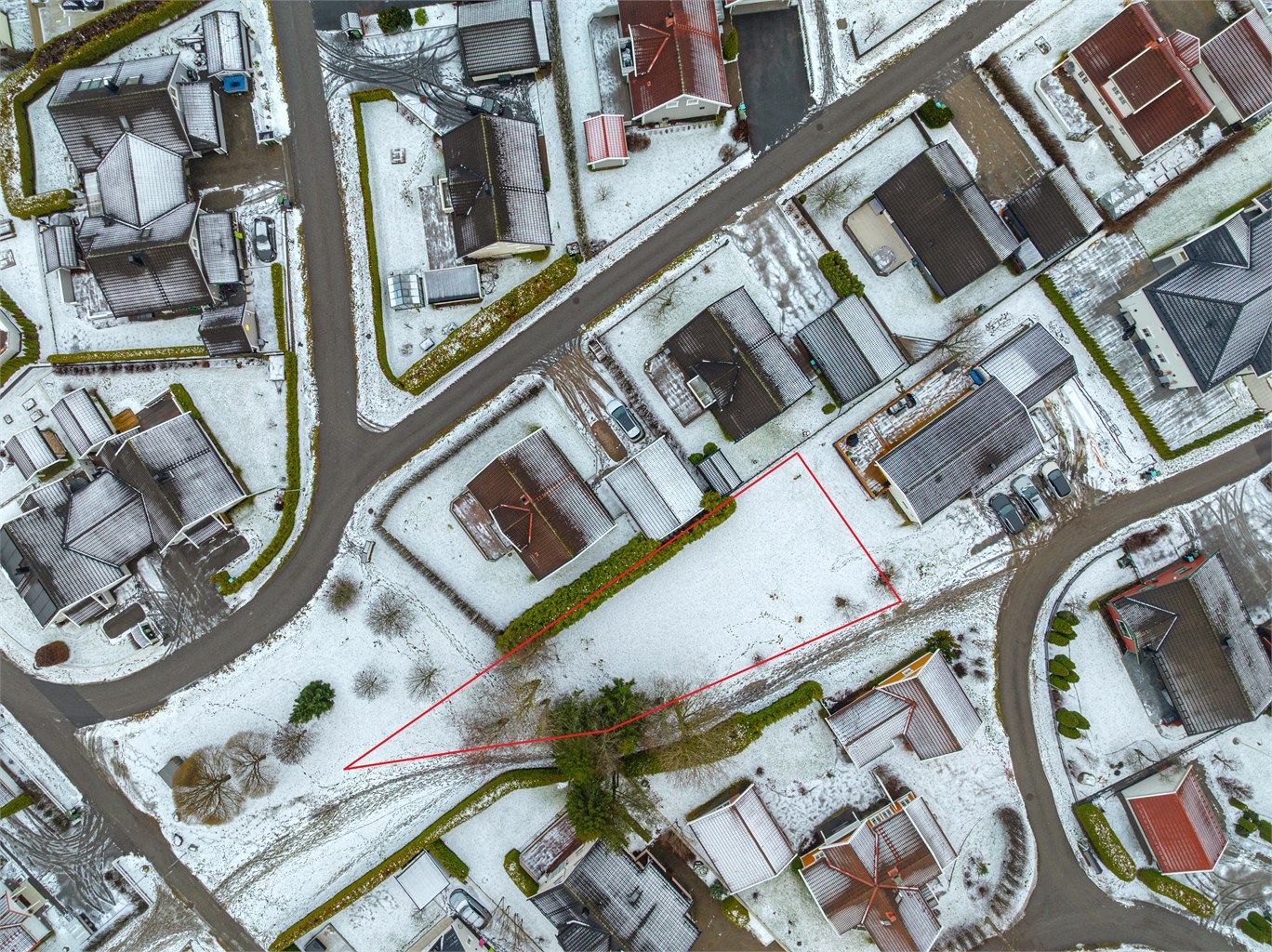 Tomten er på 623 kvm og har en god intern beliggenhet i et attraktiv boligfelt