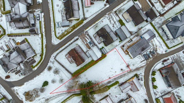 Tomten er på 623 kvm og har en god intern beliggenhet i et attraktiv boligfelt