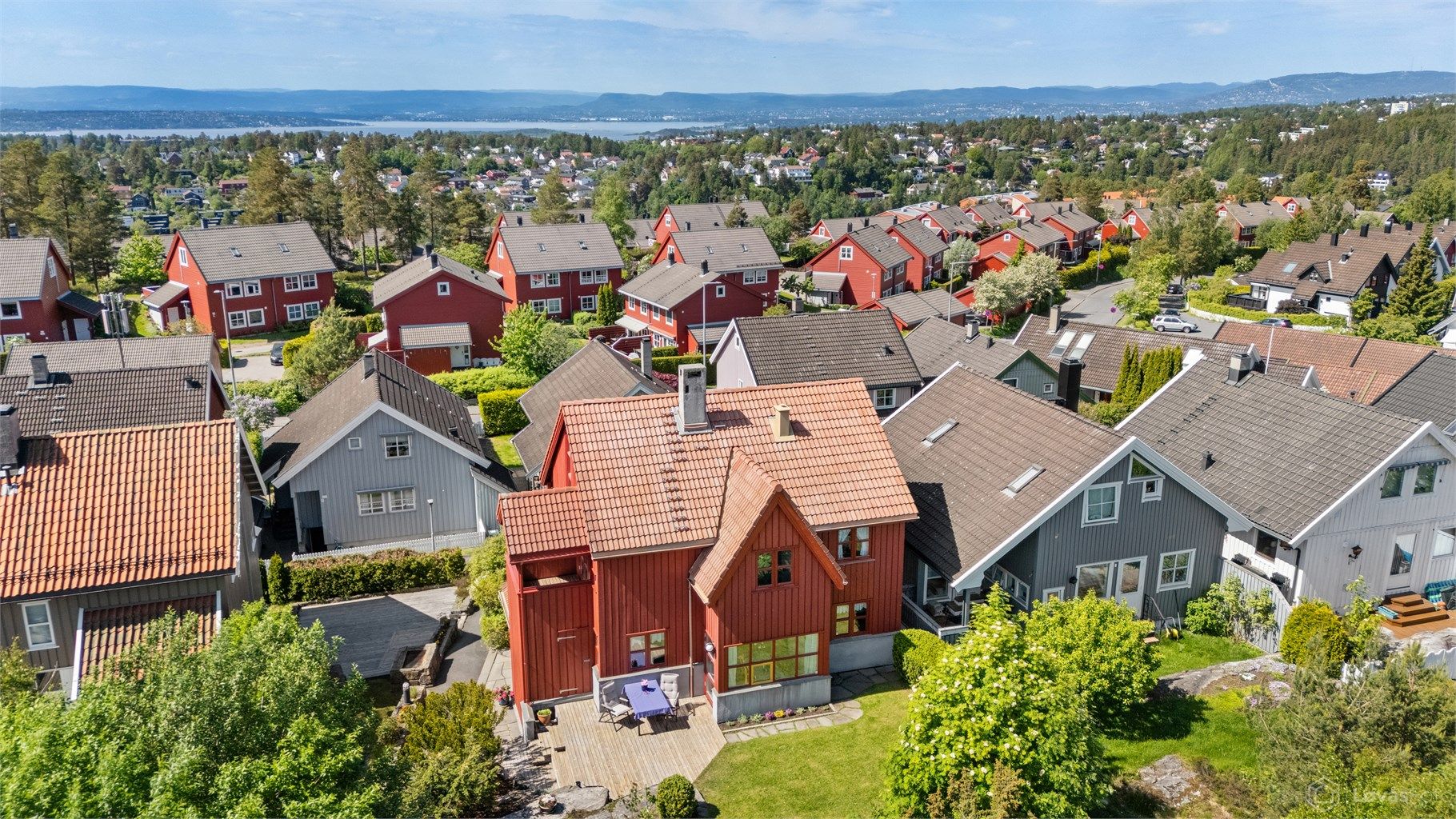 Oversikt over det etablerte og barnevennlige boligområdet i Mortensrudgrenda.