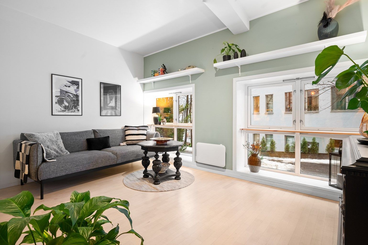 Krogsveen v/Morten Frølich har gleden av å presentere denne delikate og stilrene 2-roms selveierleiligheten