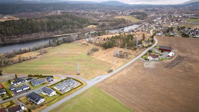 Skolebussen stopper like ved boligen