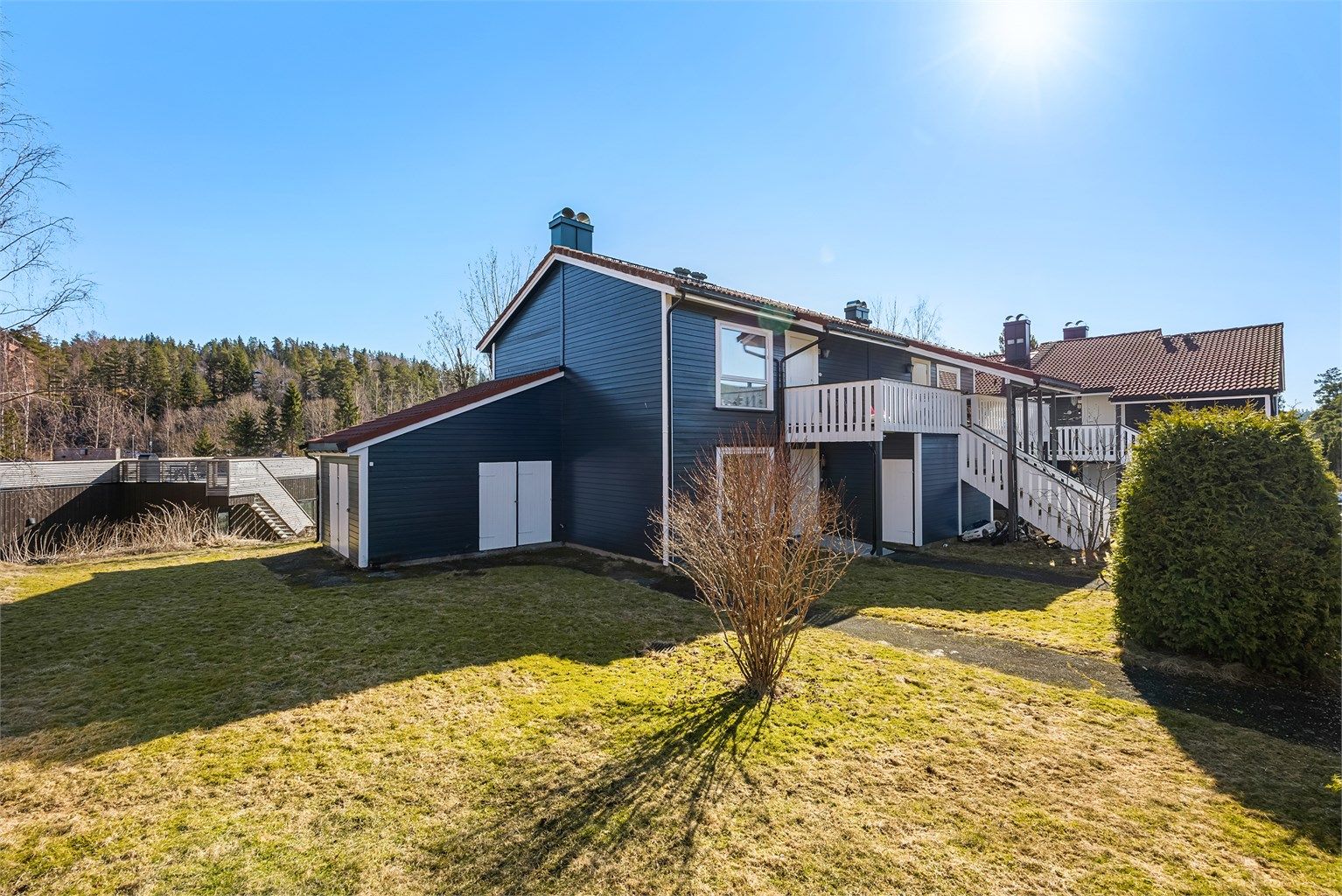 Matas Jakubonas v/Krogsveen presenterer Sløssåsveien 4B - lys og moderne 2-roms med bad og kjøkken fra 2021 - Trappefri adkomst- Foto: OhShots