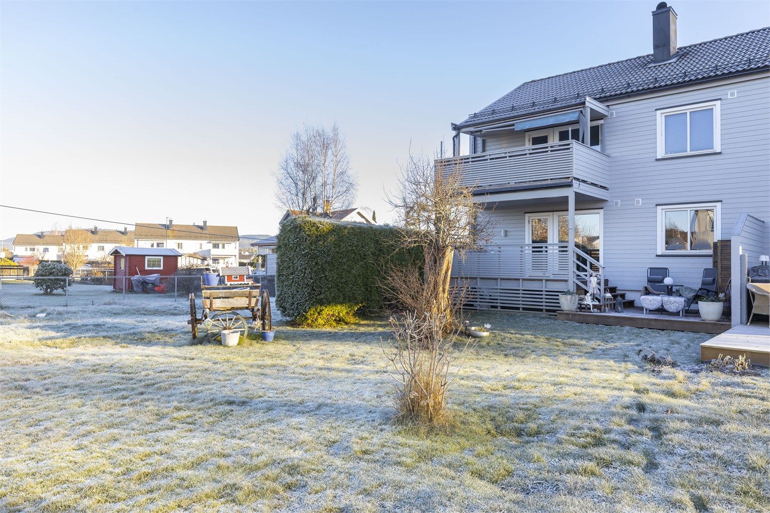 Leiligheten disponerer egen vestvendt hagedel.