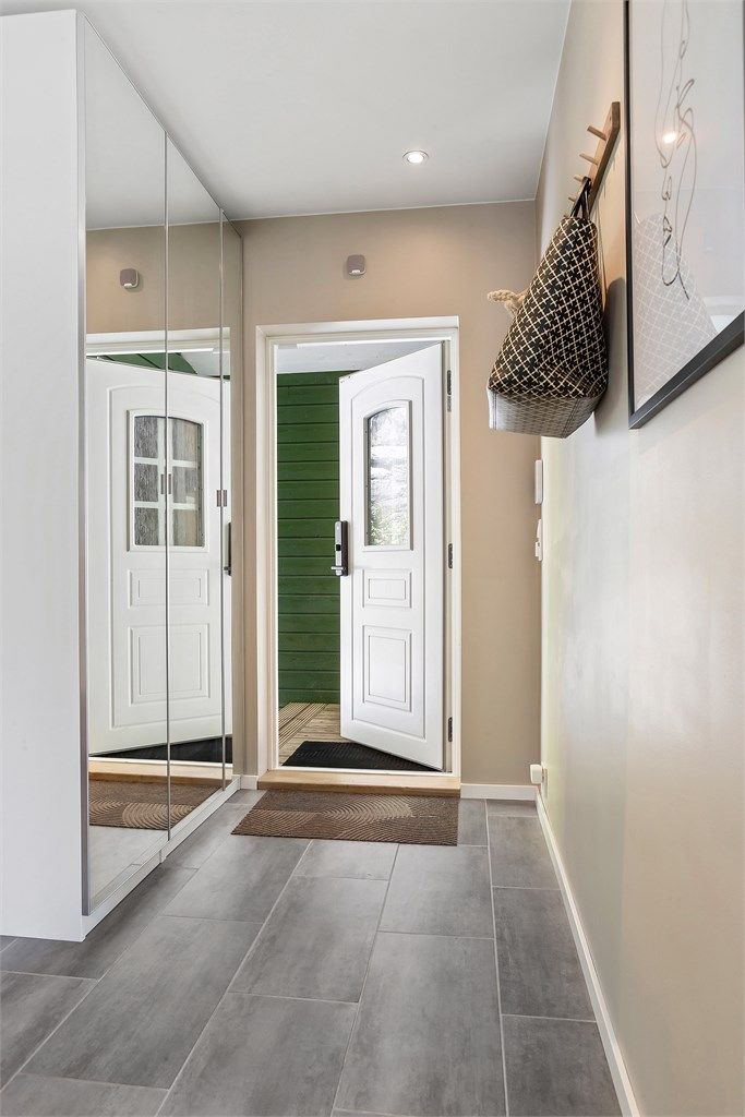 Flislagt entré med gulvvarme