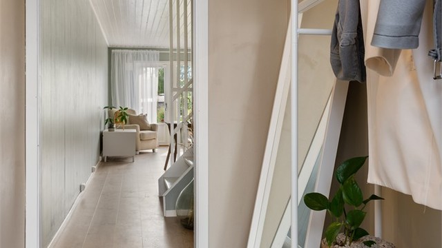 I entreen er det plass til diverse løsninger for innredning