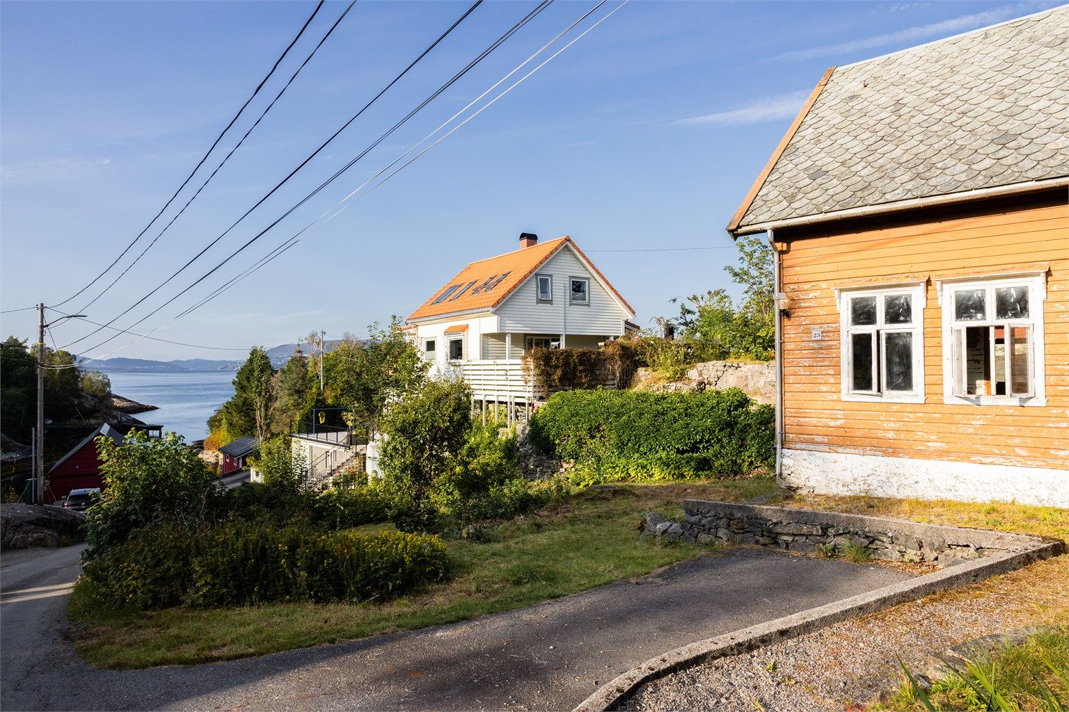 Fin og attraktiv beliggenhet på Florvågøen med kort vei til sjø
