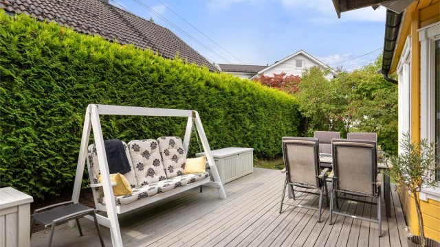 Her har du fri tilgang på skjermet privat terrasse på ca 36 kvm, uten innsyn fra naboer.