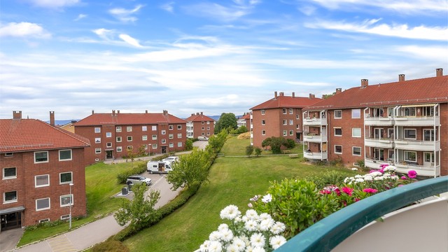 Boligen har en fin og usjenert beliggenhet