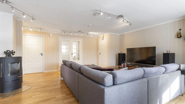 Det er vannbåren gulvvarme i alle rom