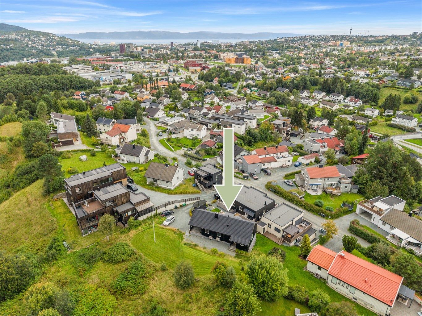 Innholdsrik enebolig med gode utleiemuligheter og familievennlig beliggenhet på Stubban.
