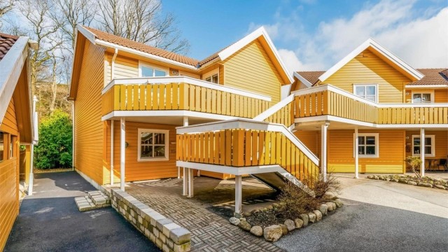 Velkommen til Vardheivegen 10A, presentert av Ola Sirevåg v/Krogsveen