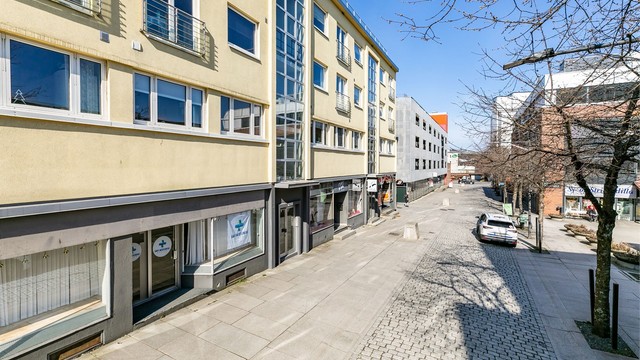 Med utgangspunkt i Prinsens gate er alle byens tilbud innenfor gangavstand. Rett rundt hjørnet ligger kjøpesenter med bussterminal.