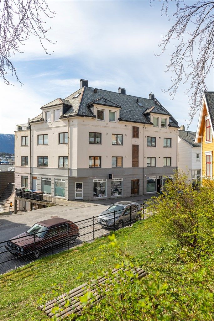 Fasade av eiendommen sett fra nord mot Keiser Wilhelms gate