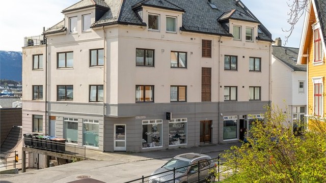 Fasade av eiendommen sett fra nord mot Keiser Wilhelms gate