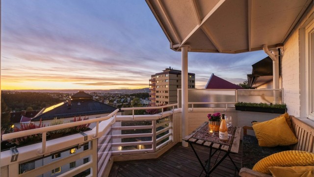 Velkommen til Skøyenåsveien 18 - Presentert av Hamdi Kaptan v/ Krogsveen.